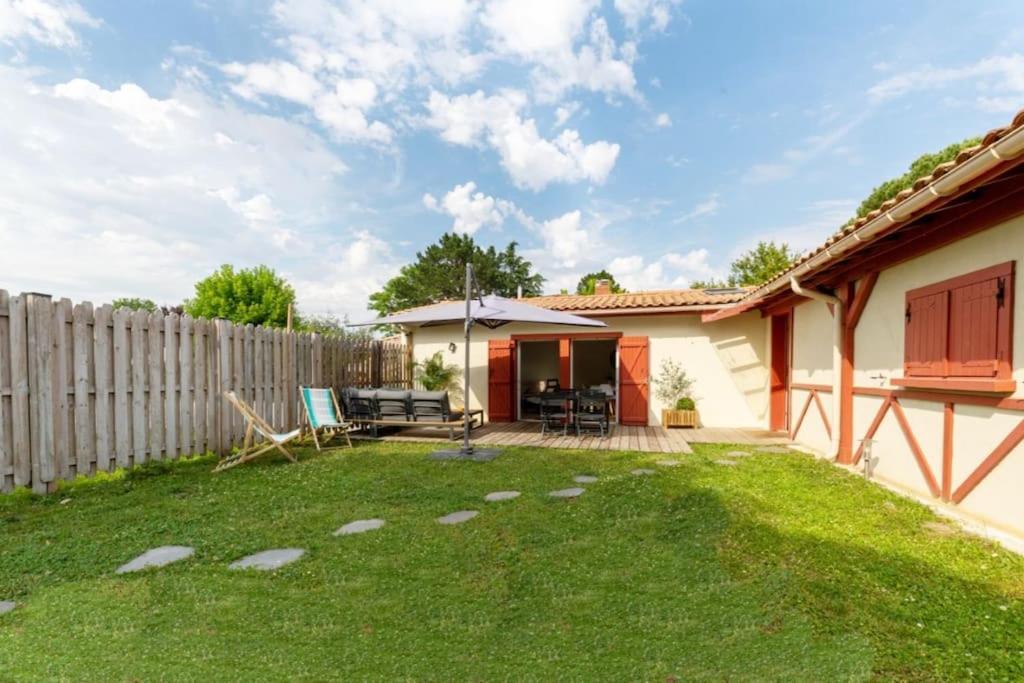 Maison Esprit Des Lois La Brede Luaran gambar
